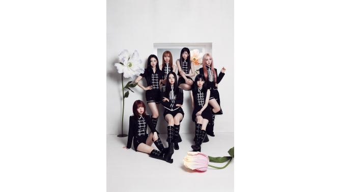 ME:I 4TH SINGLE『花咲く道』発売記念パネル展＆プレゼント企画 SHIBUYA TSUTAYAで開催
